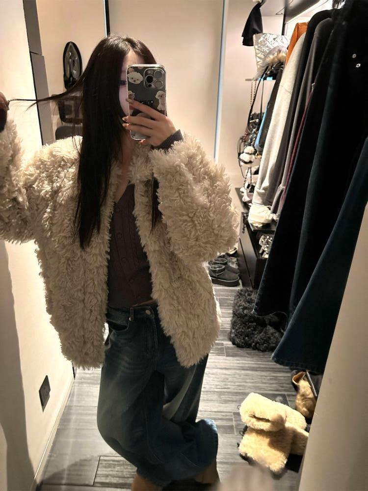 [더누베]에덴 루즈핏 뽀글이 소프트 에코 퍼 코트