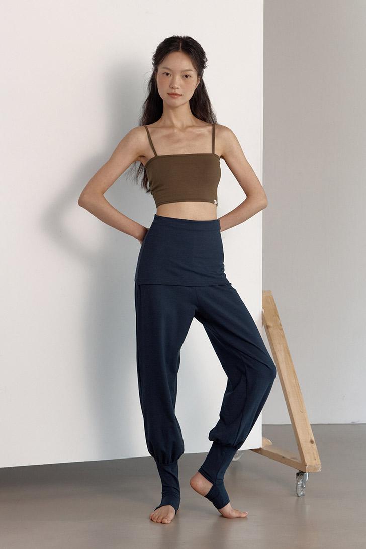 Layered Holding jogger pants (Deep navy)