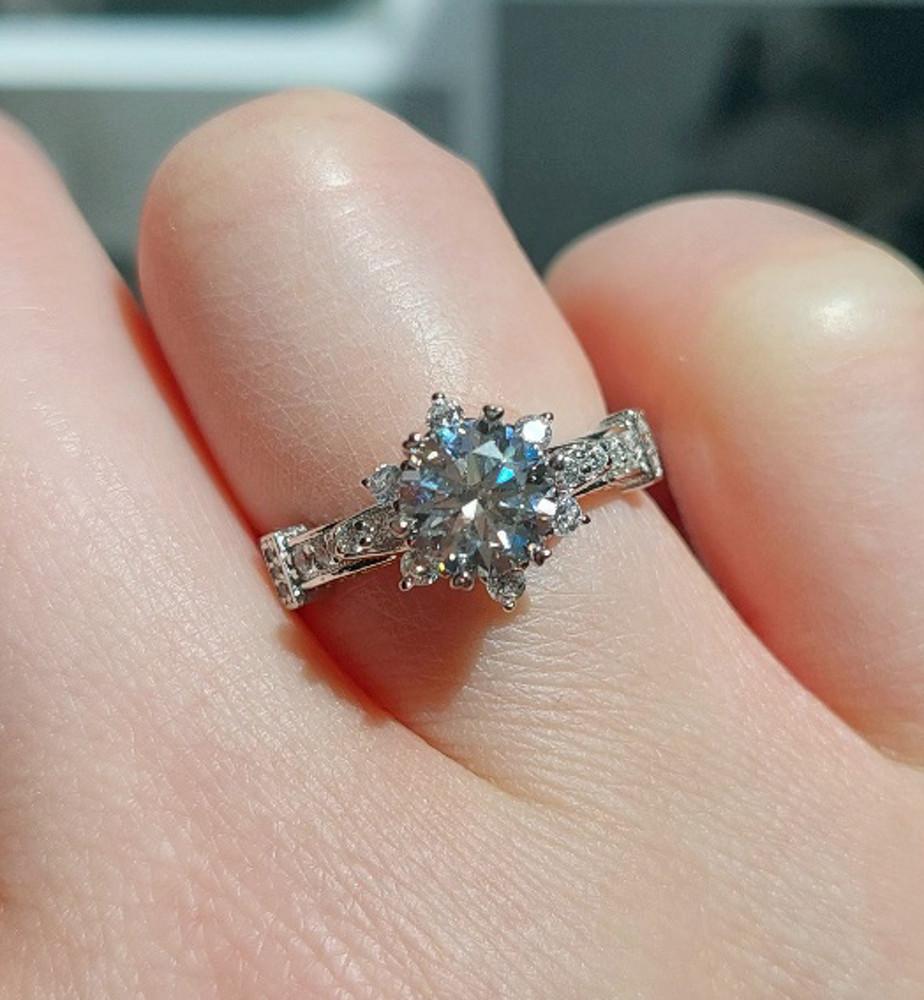 모이사나이트반지 1캐럿 D컬러 인증서 뷔소풍