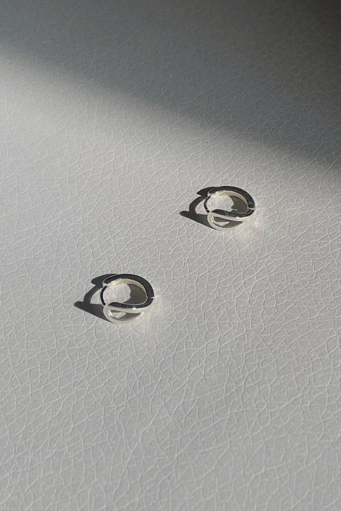 925silver 리버스 원터치 귀걸이 (2 color) - 무드크로키