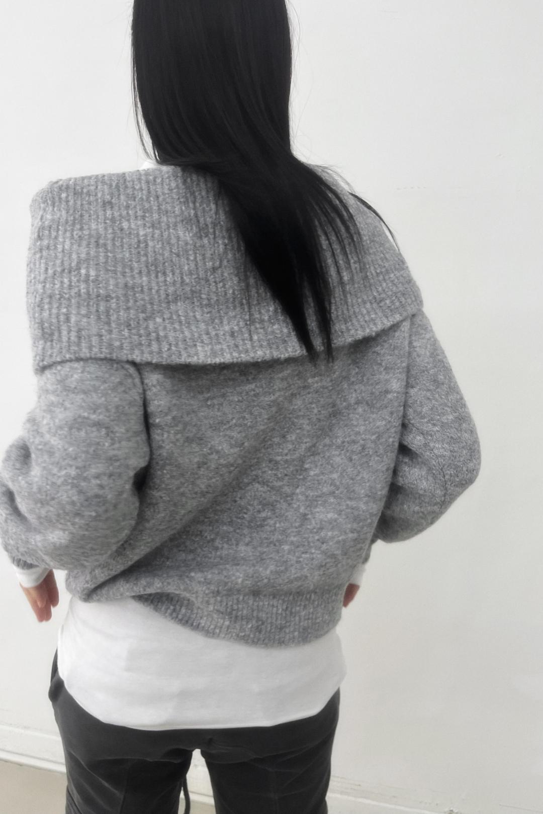 FOLD OFF-SHOULDER KNIT