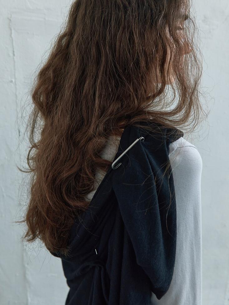 (1차 REORDER) MINIMAL WOOL TEXTURE SHAWL IN BLACK