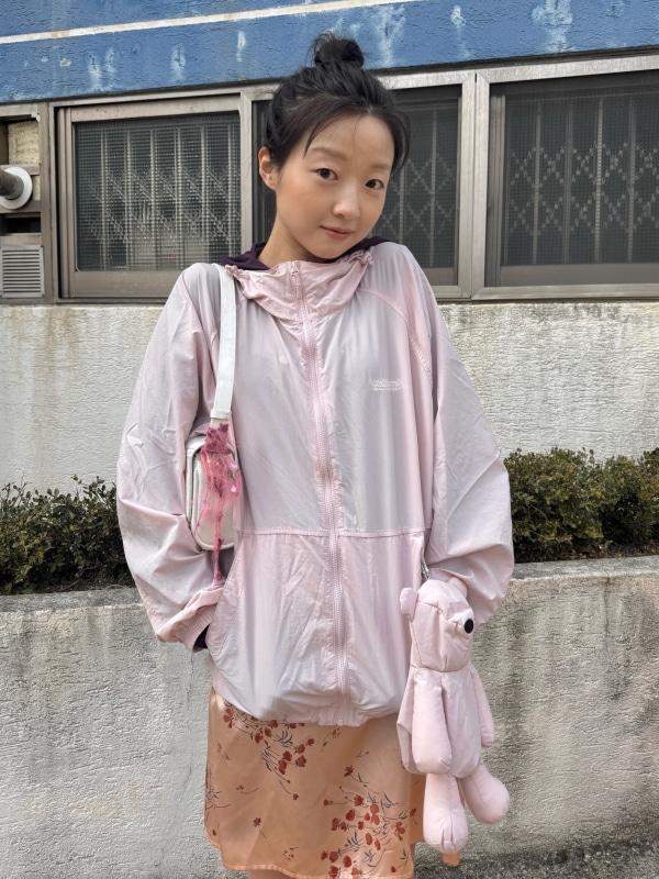 Steve Packable Windbreaker