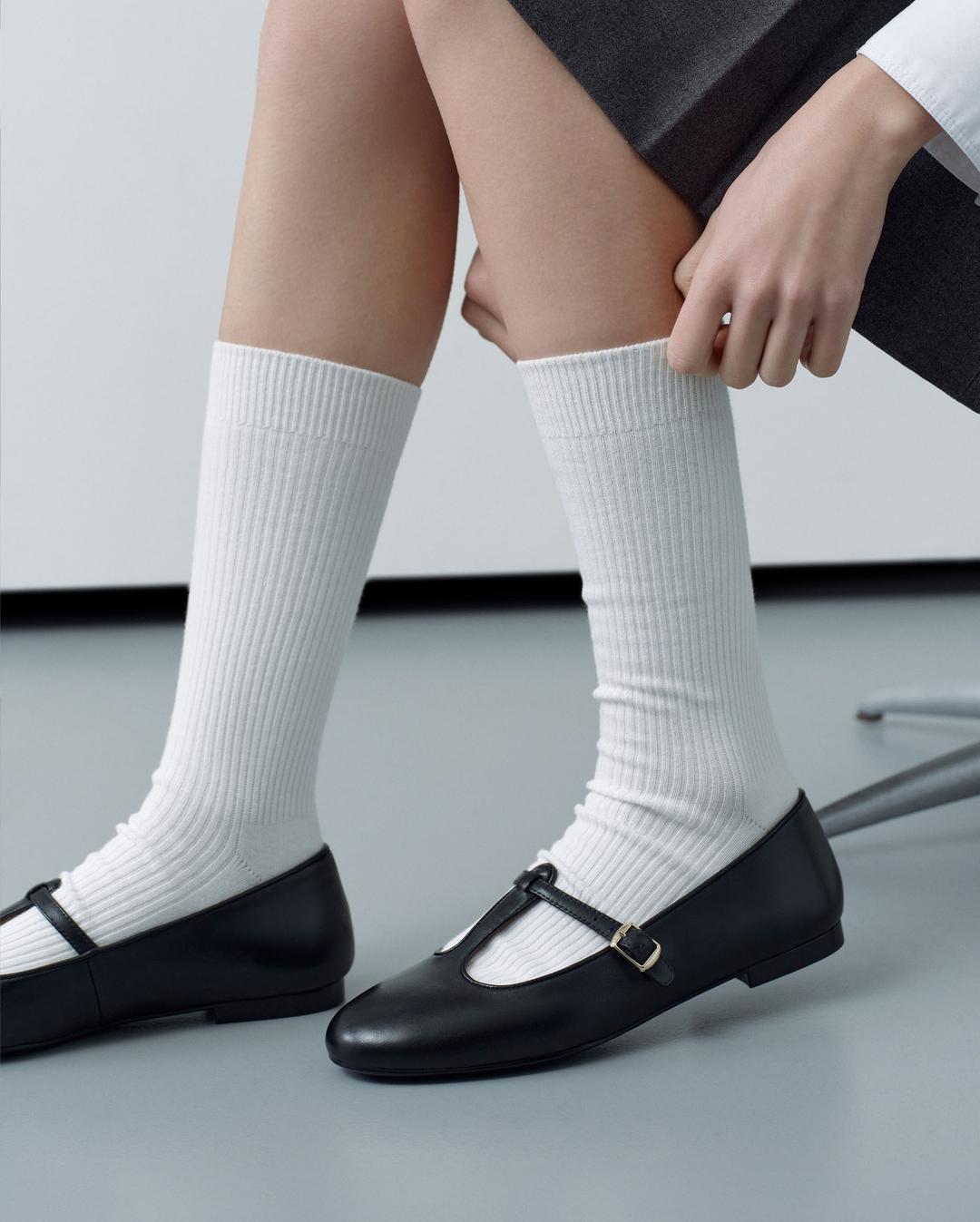 ROME 04 T-STRAP FLAT