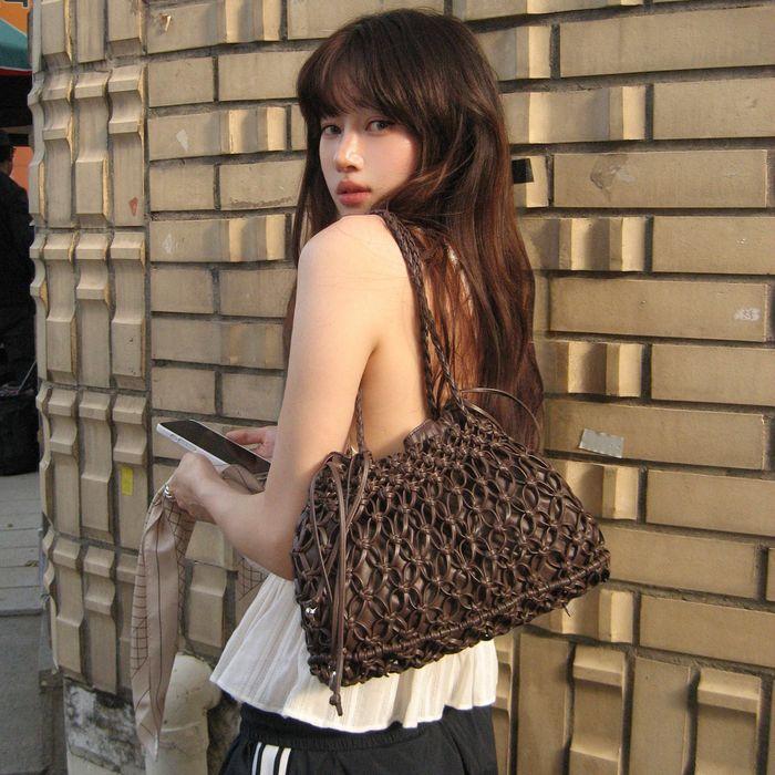 Hue Shoulder B013-JF