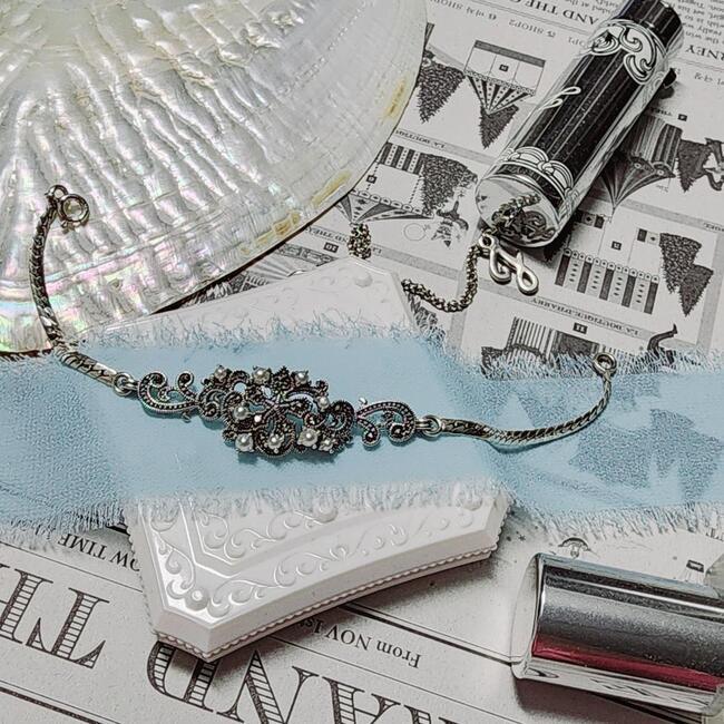 Only one 겨울왕국 엘사 앤틱 마카사이트 진주 팔찌