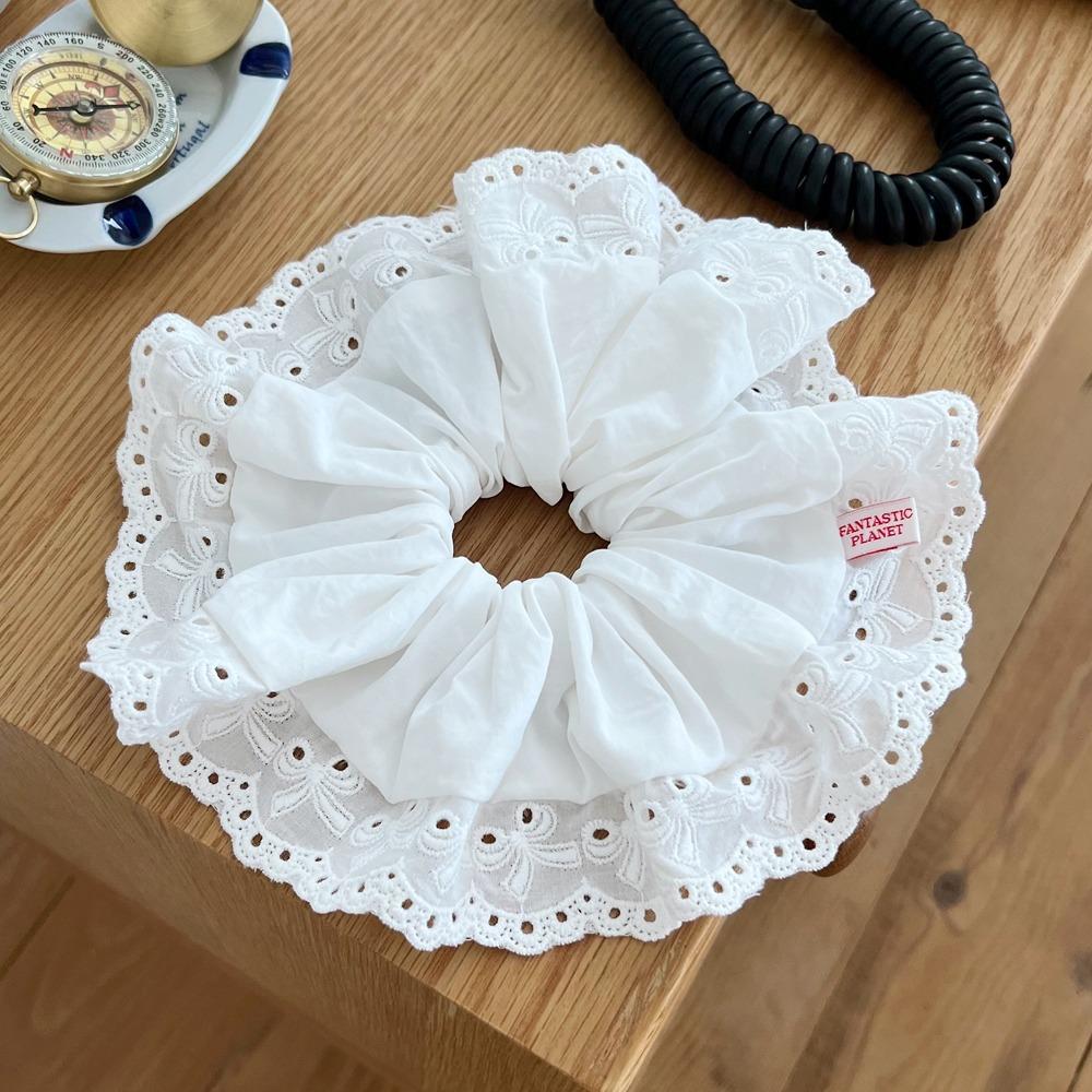 ribbon lace scrunchie