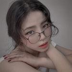 [꾸안꾸+10] 생얼도 예쁜 슬림 메탈 금테 베이직 안경