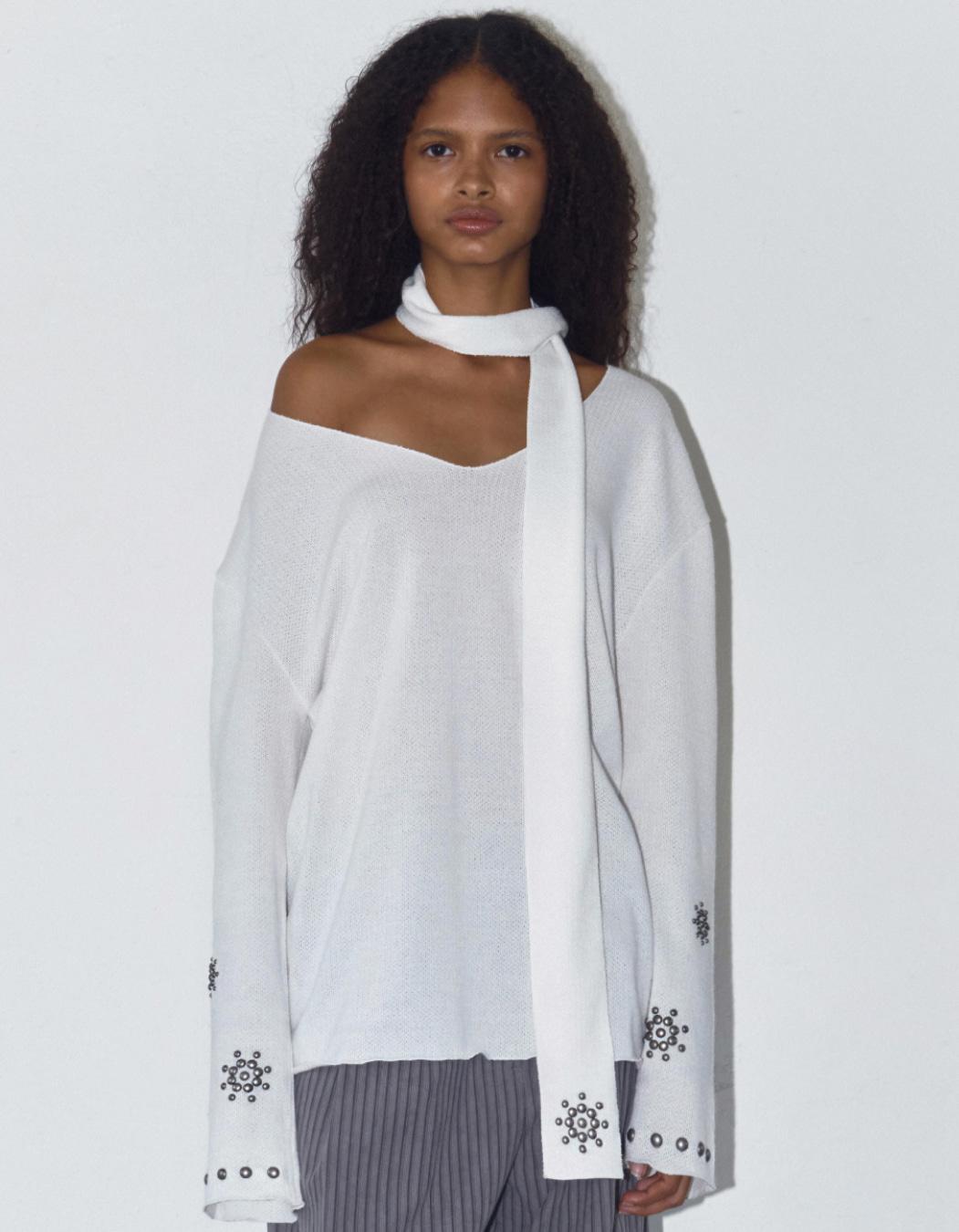 STUDDED FLOWER TOP WITH THE SCARF, WHITE