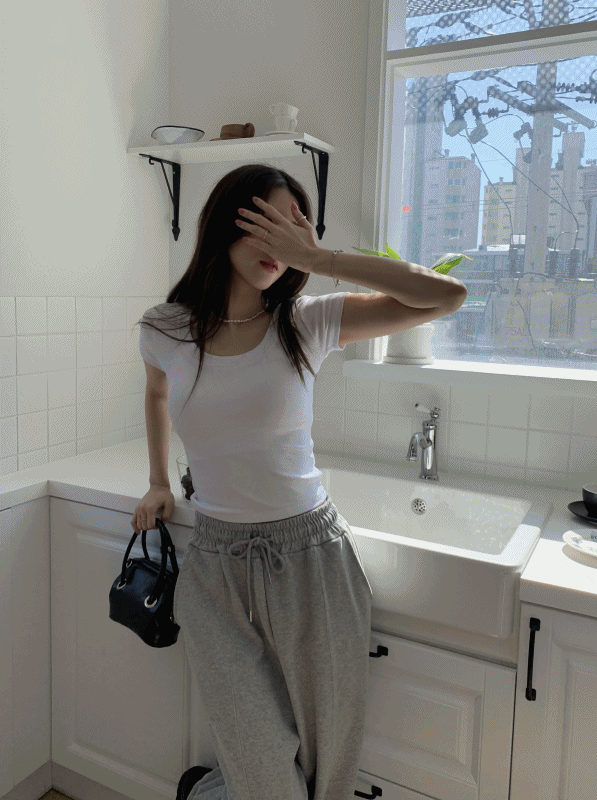 온 더 슬림 유넥 티