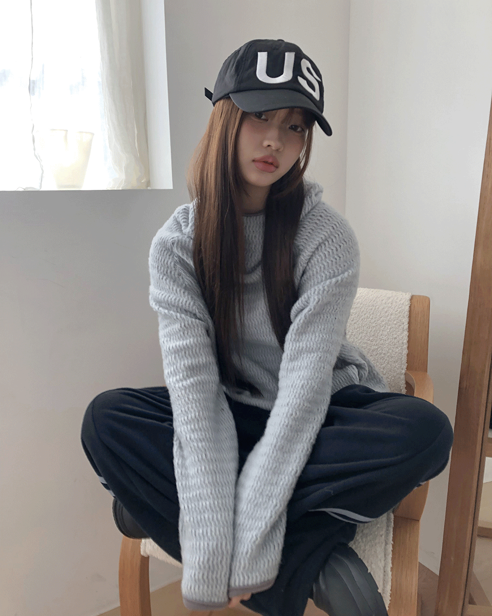 원더원더 [울함유🧶] 노니 하이넥 배색 기모 니트 후드 티셔츠