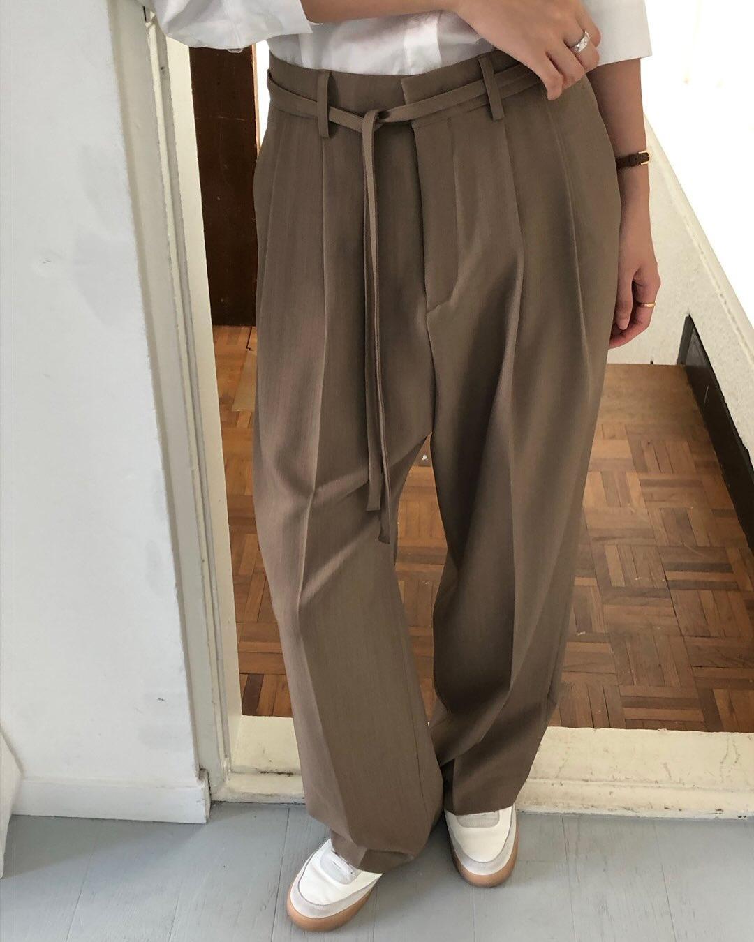 레이디쁨 25FW 오버테이크 프림 벨트 팬츠 스트링 핀턱 와이드 슬랙스