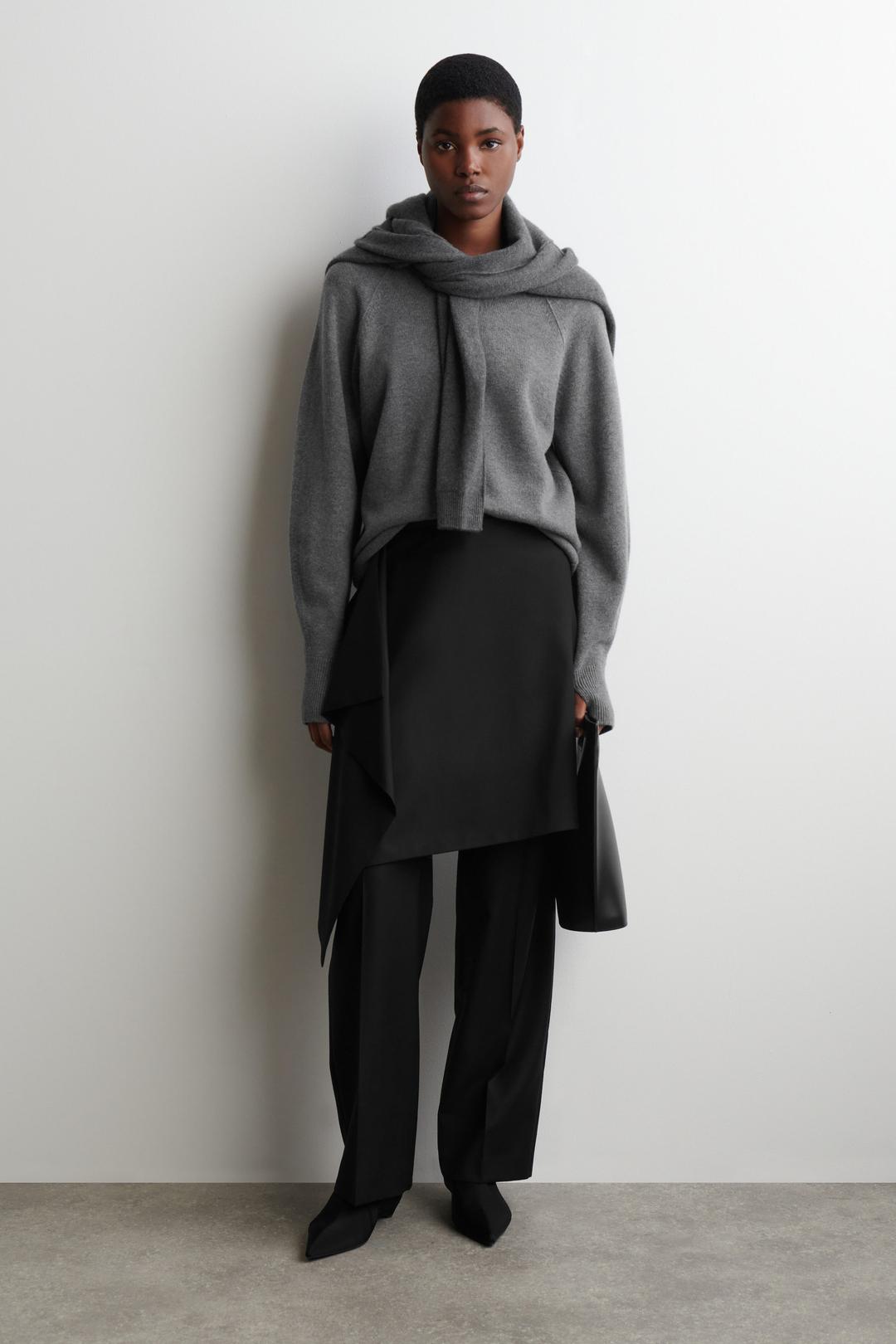 BOTTINES CHAUSETTE POINTUES EN SCUBA - NOIR | COS