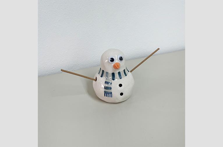 [스테디너리] 수상한 눈빛_줄무늬 머플러 눈사람 인센스 홀더