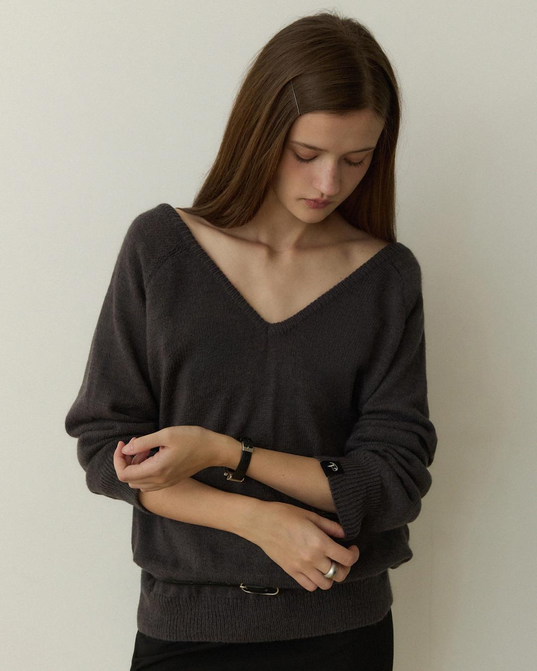[모찌언니픽 특별가] Sensual loose fit reglan v neck knit - charcoal