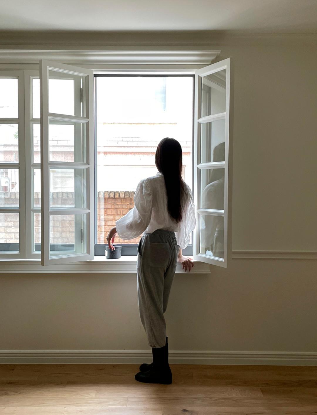 SH_096 데님이나 스웨트 팬츠에도 잘 어울리는 미들부츠 적당한 통으로 하의를 넣어 연출할 수 있어요