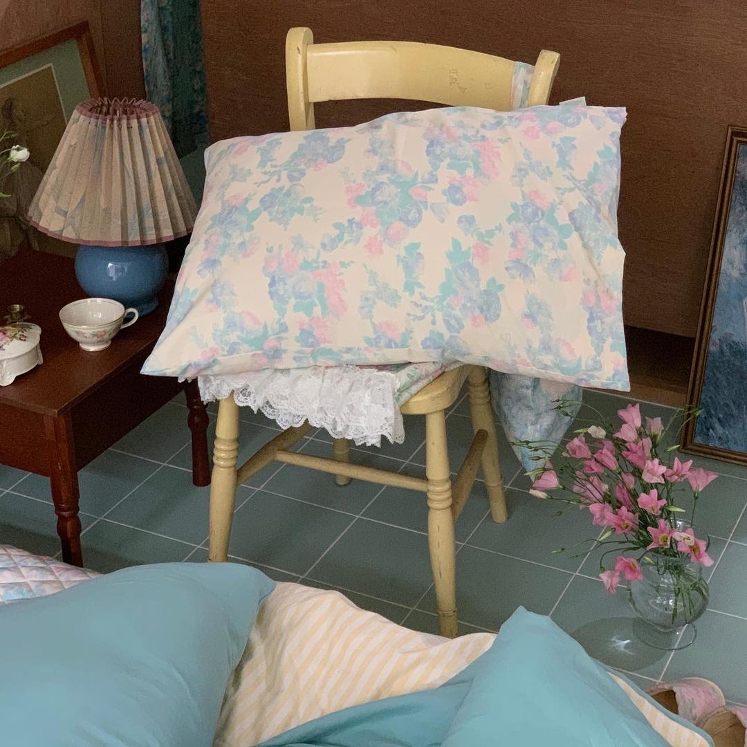 nudy cream bedding (pillow cover)