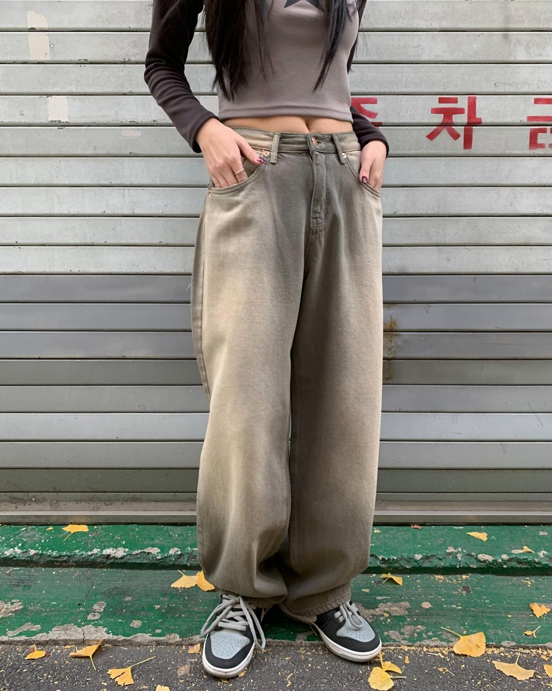 Grey yellow washing denim pants