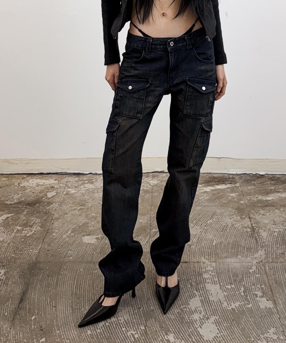 BUCKLE BACK SLIM CARGO WASHED DENIM PANTS