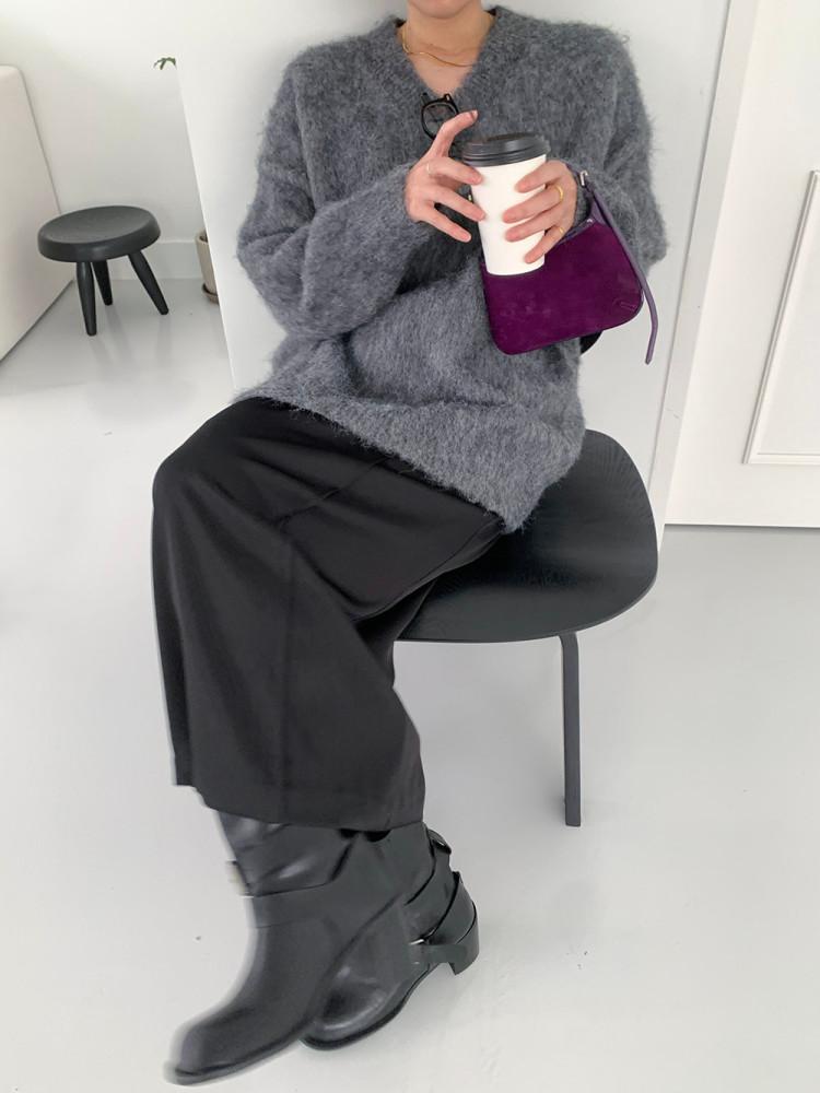 오버핏 브러쉬 브이넥 니트 (2color)