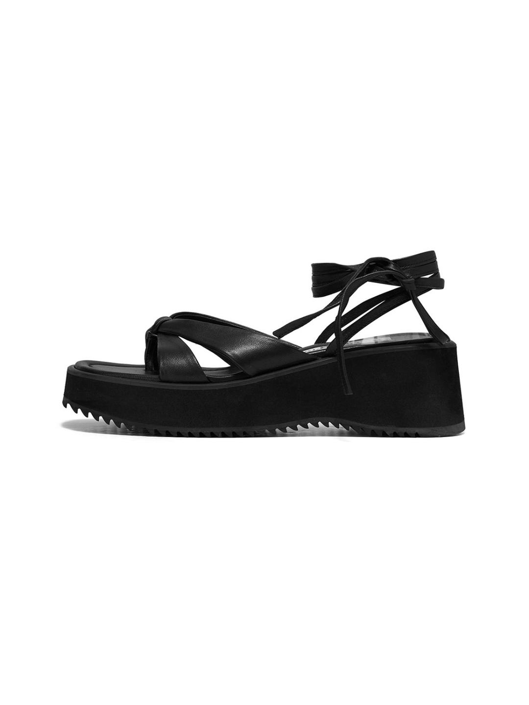 PLATFORM STRAPPY SANDALS BLACK