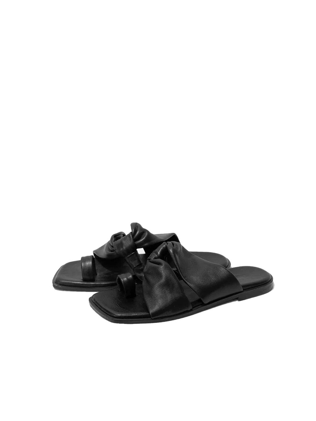 Knot Flip-Flop [ Black ]