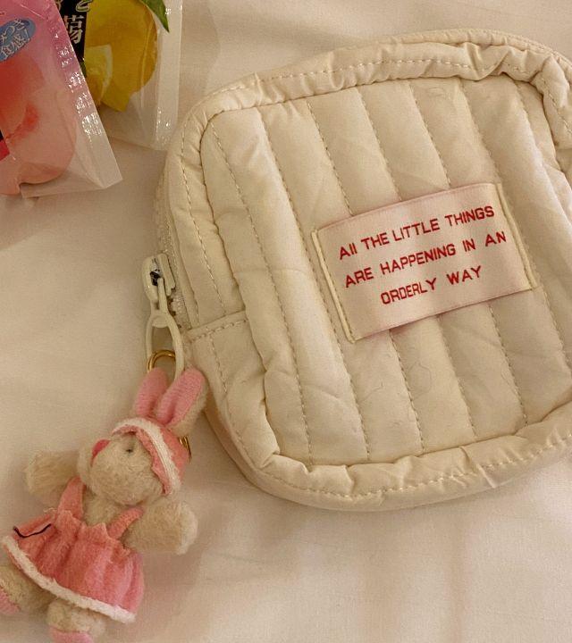 [필수템/해외여행] 리틀띵 레터링 누빔 여행파우치 화장품파우치 동전지갑 손지갑 손가방 1 color