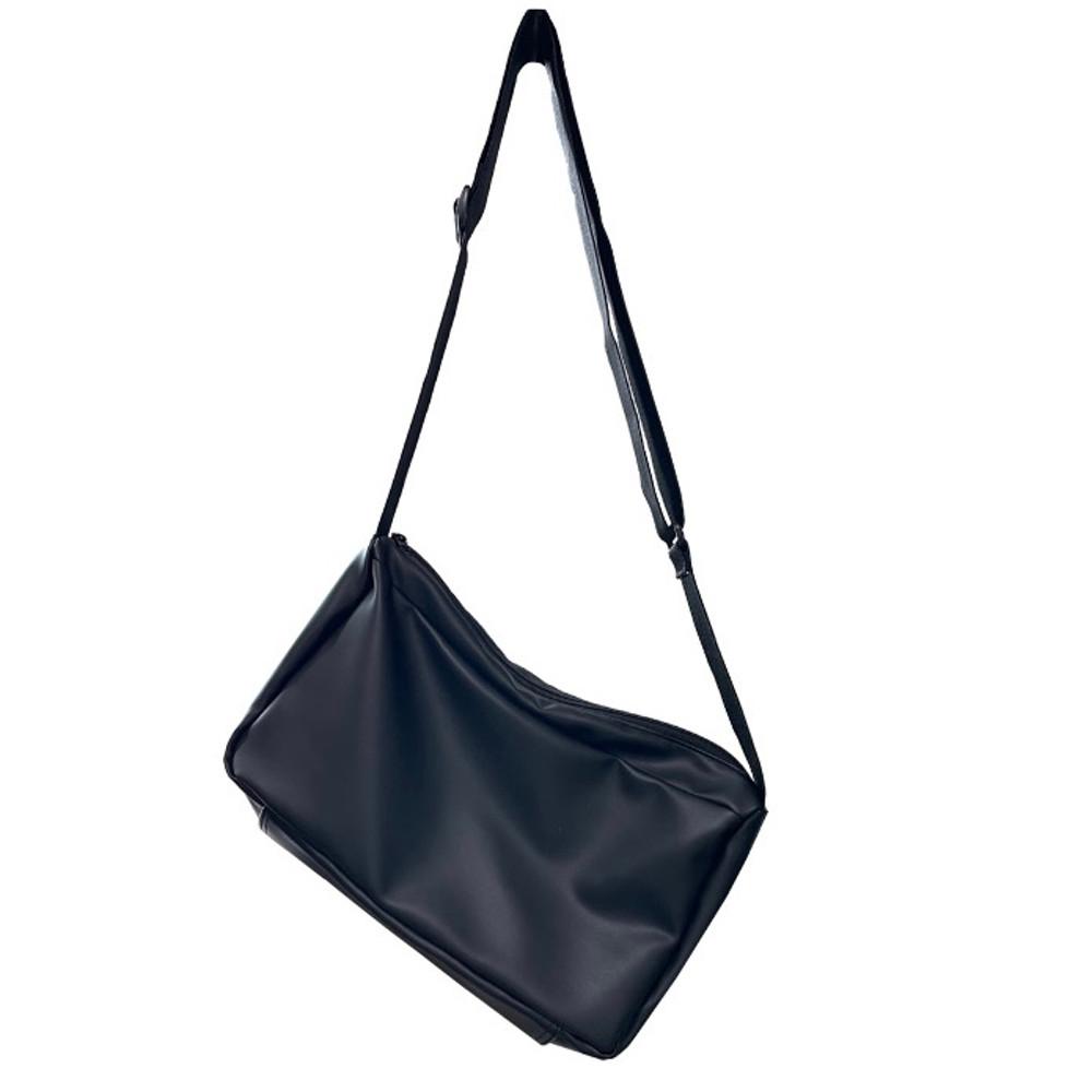 남녀공용 미니멀 레더 크로스백 자체제작 대학생 직장인 남자 여자 가죽 끈조절 미니 사코슈 메신저백 옆으로 매는 가방 힙색