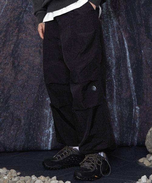 메탈 프론트 다트 팬츠 블랙_조거팬츠가능