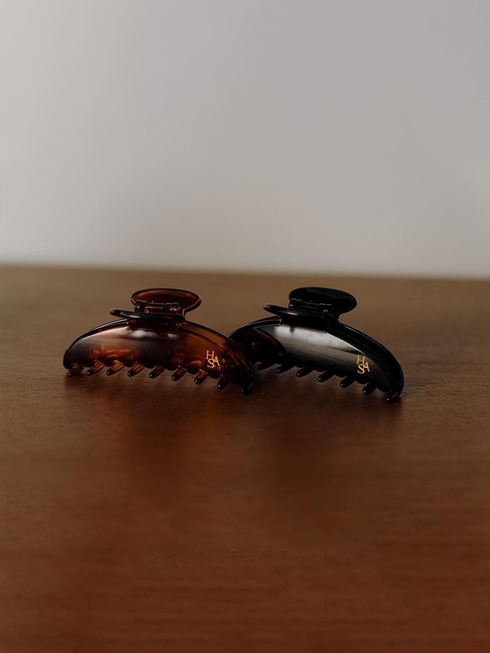 HA018 Basic has logo hair clip