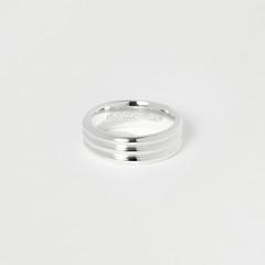 R022 Ribbed Band Ring