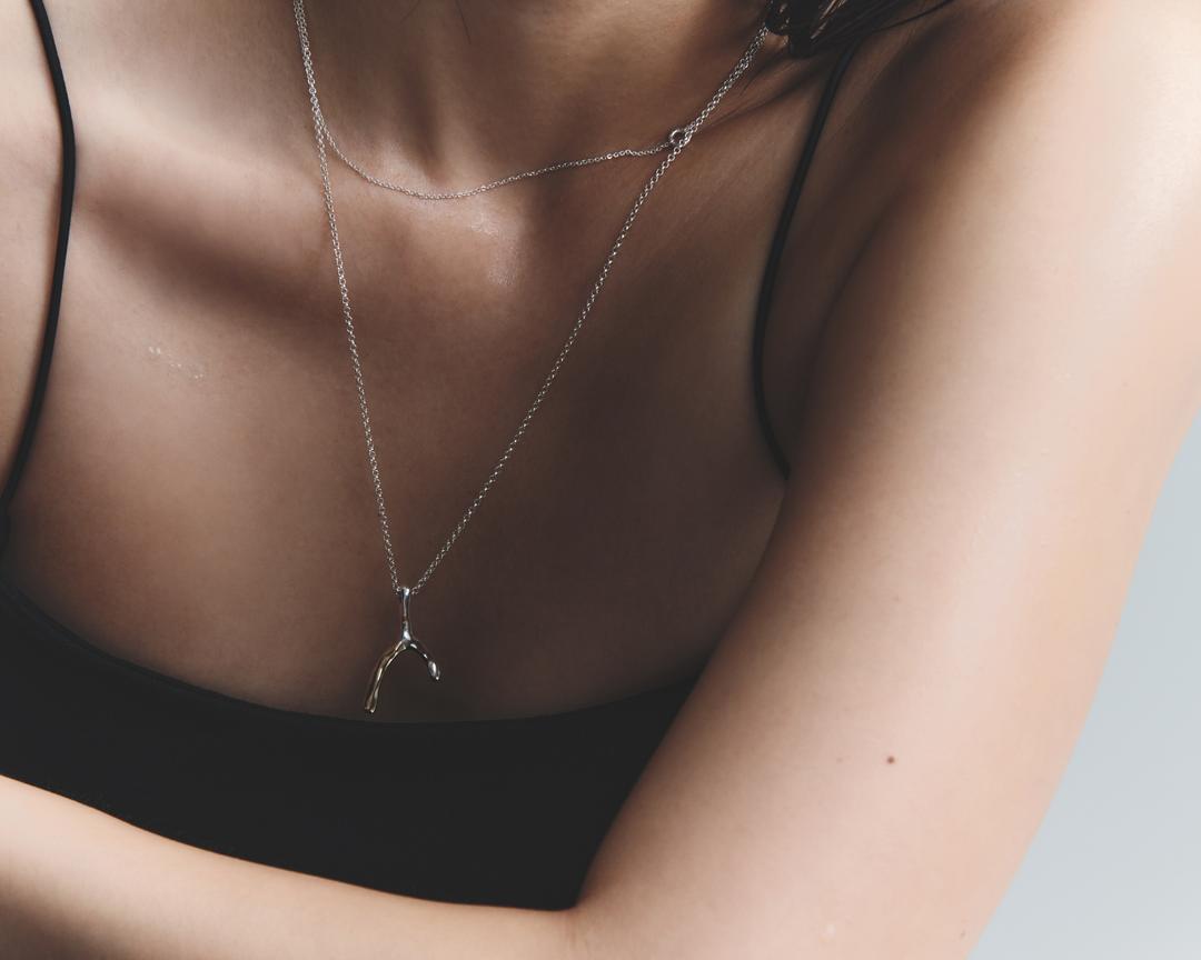 Half color coral necklace