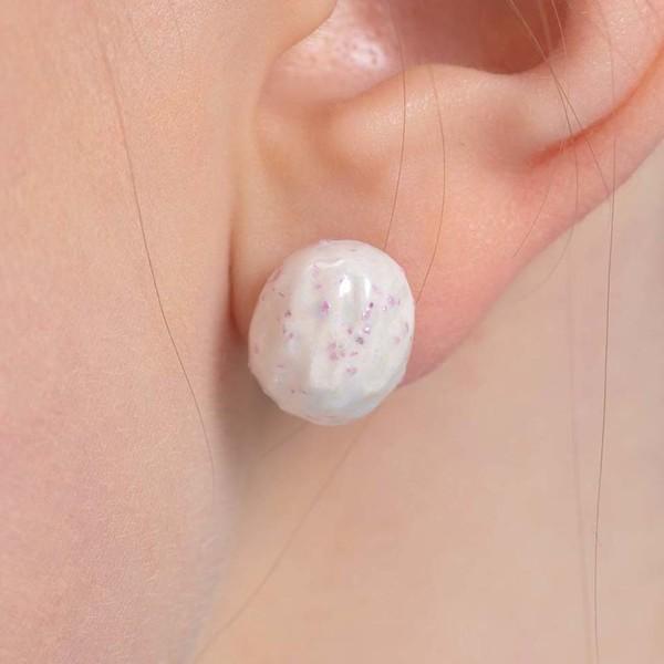 [한소희 착용] Sand Round Ceramic Earring(White)