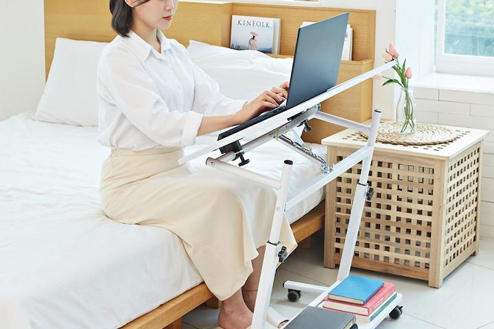 바퀴달린 각도 이동식 간이 쇼파 테이블 미니 침대용 책상 침대 위 높낮이조절 보조 원목