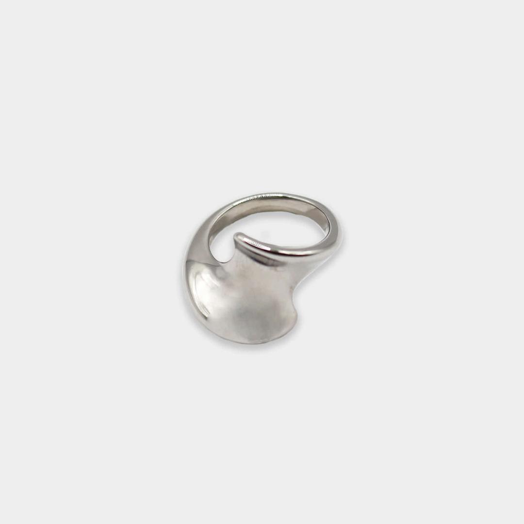 Fluid Curve Ring