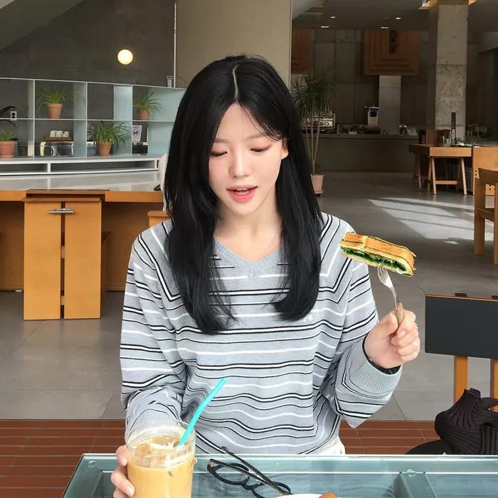 MULTI STRIPE 3STAR V NECK KNIT_GREY(NG2GSUM600A)