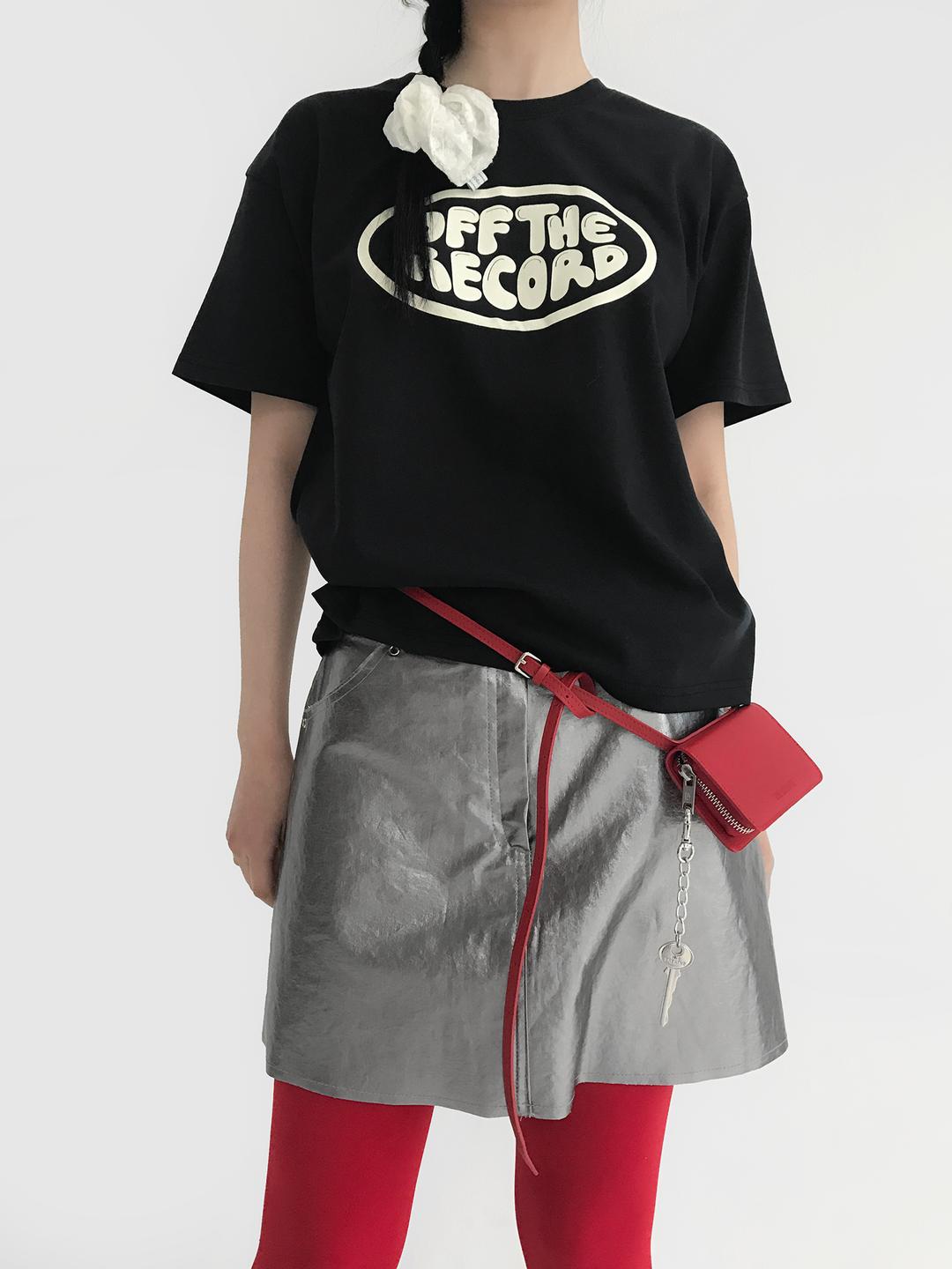 OFF THE RECORD TEE, BLACK (2C)