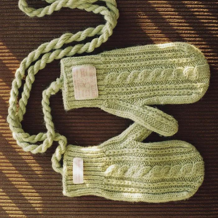 CABLE KNIT MITTENS  - 4 colors