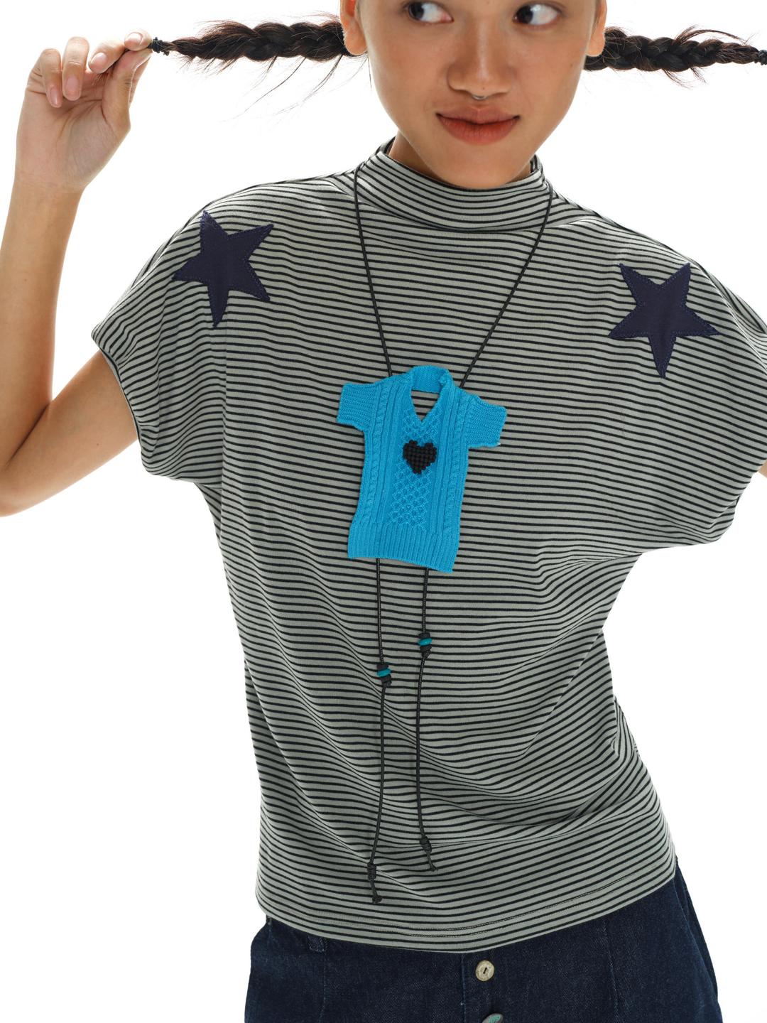 OINIMI star striped shoulder sleeve half turtleneck t-shirt 별 스타 어깨 하프소매 터틀넥 티셔츠