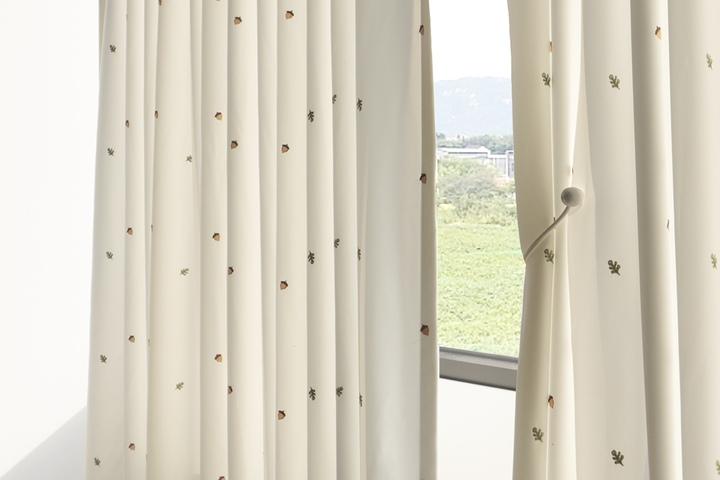 도토리 자수 맞춤제작 귀여운 암막커튼 2type(평식/나비주름)