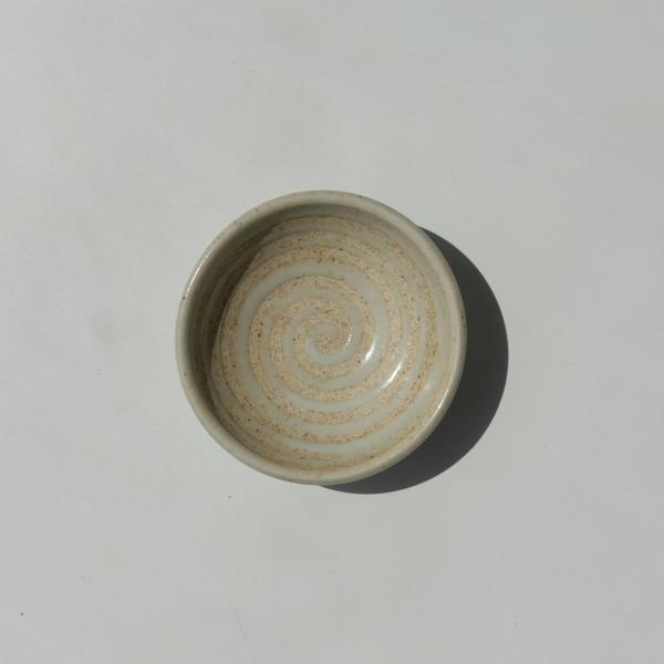 Beige Swirl DIsh