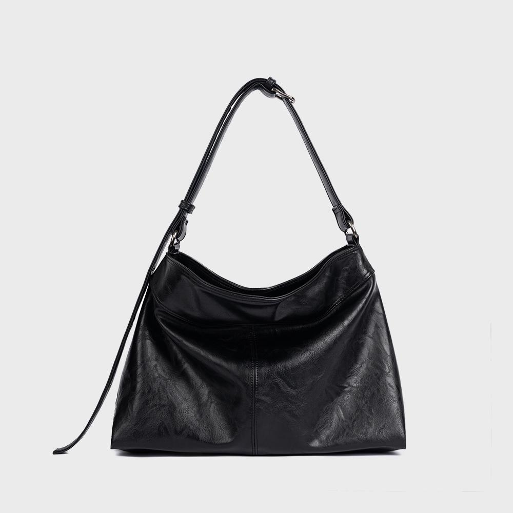 [WITH 해수] CONTOUR BELTED BAG (LEATHER BLACK)