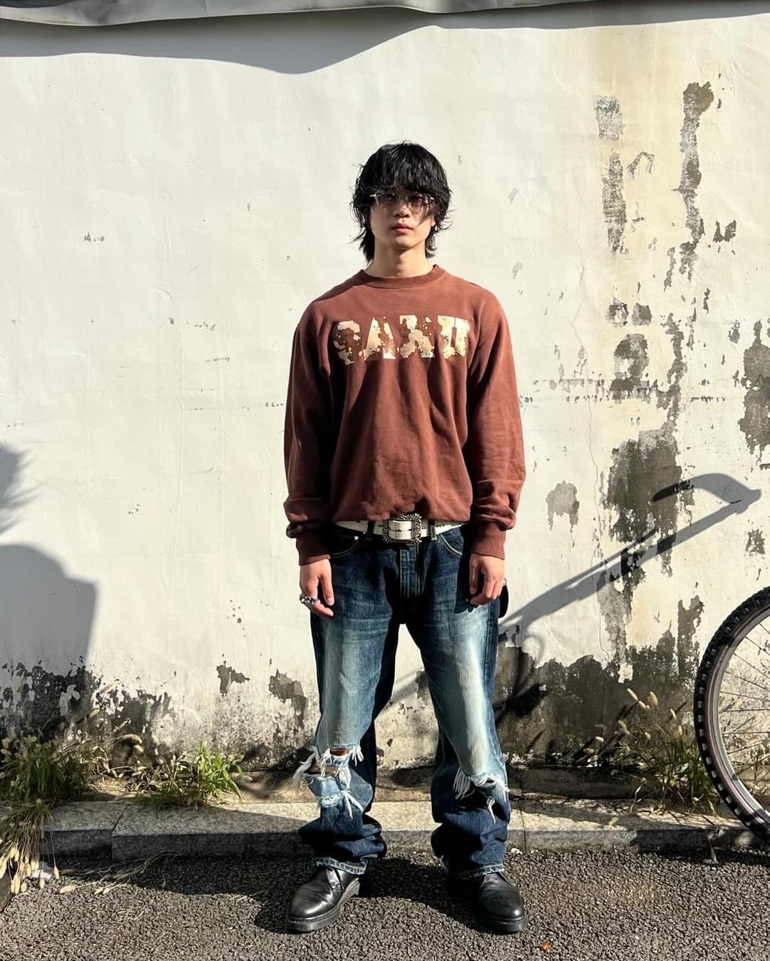 Santastic! saru skull sweatshirt | 후루츠패밀리