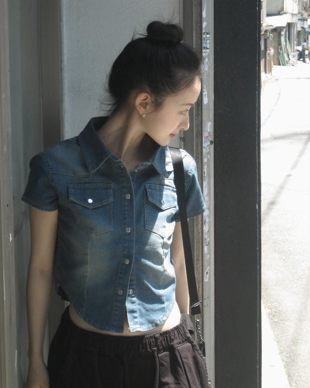 언버티 witty denim cropped shirt