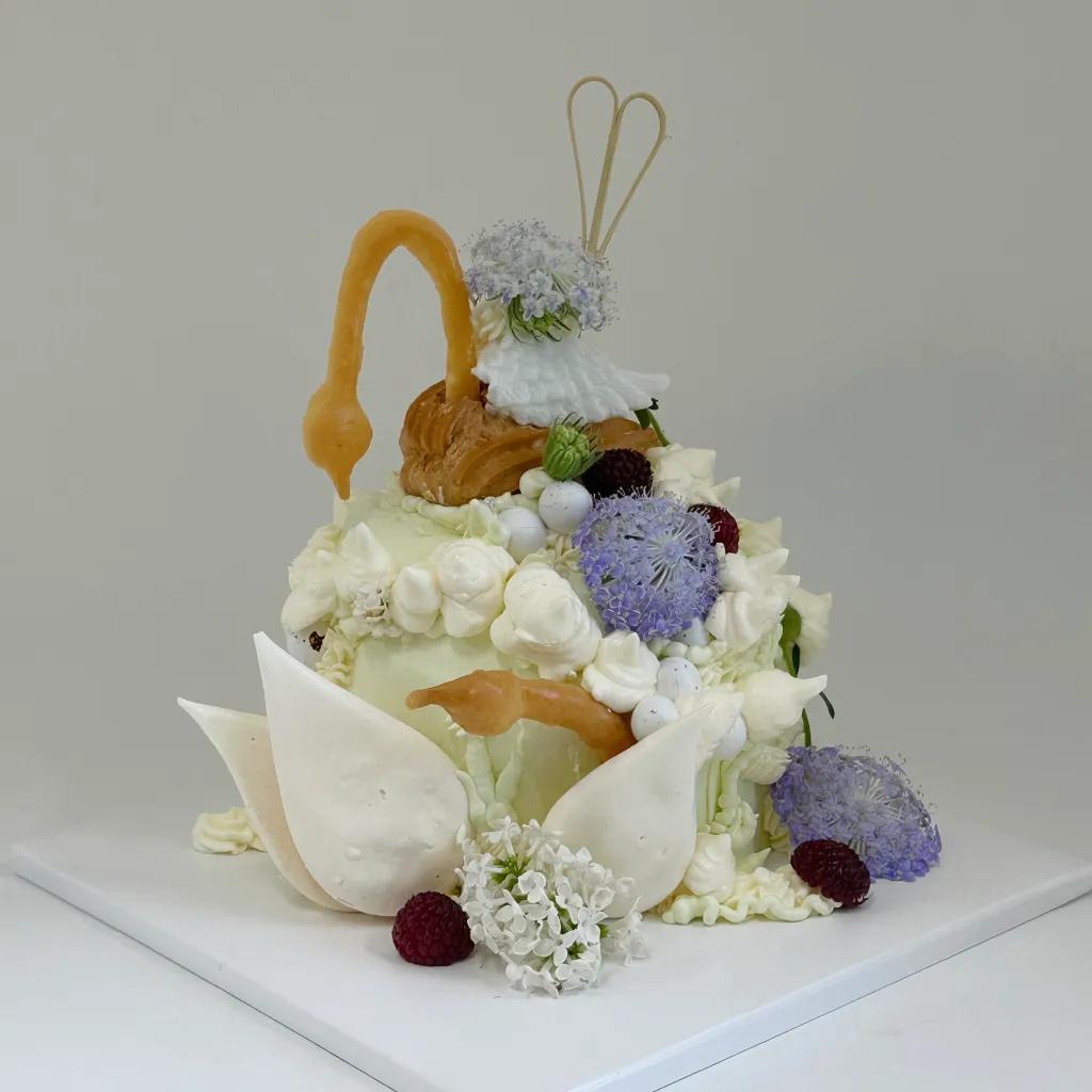 원형들 글라스 하우스 케이크