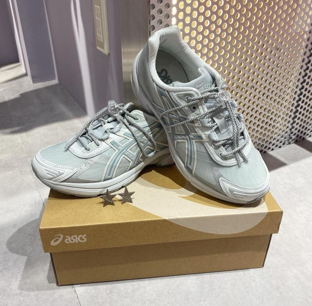 아식스 x 아트모스 x 오호스 젤 1130 RE 글레이셔 그레이 퓨어 실버