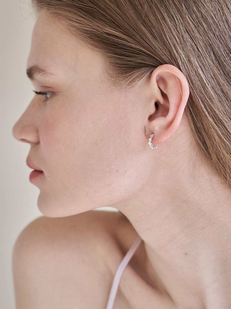 Tiny Small Wave Earring