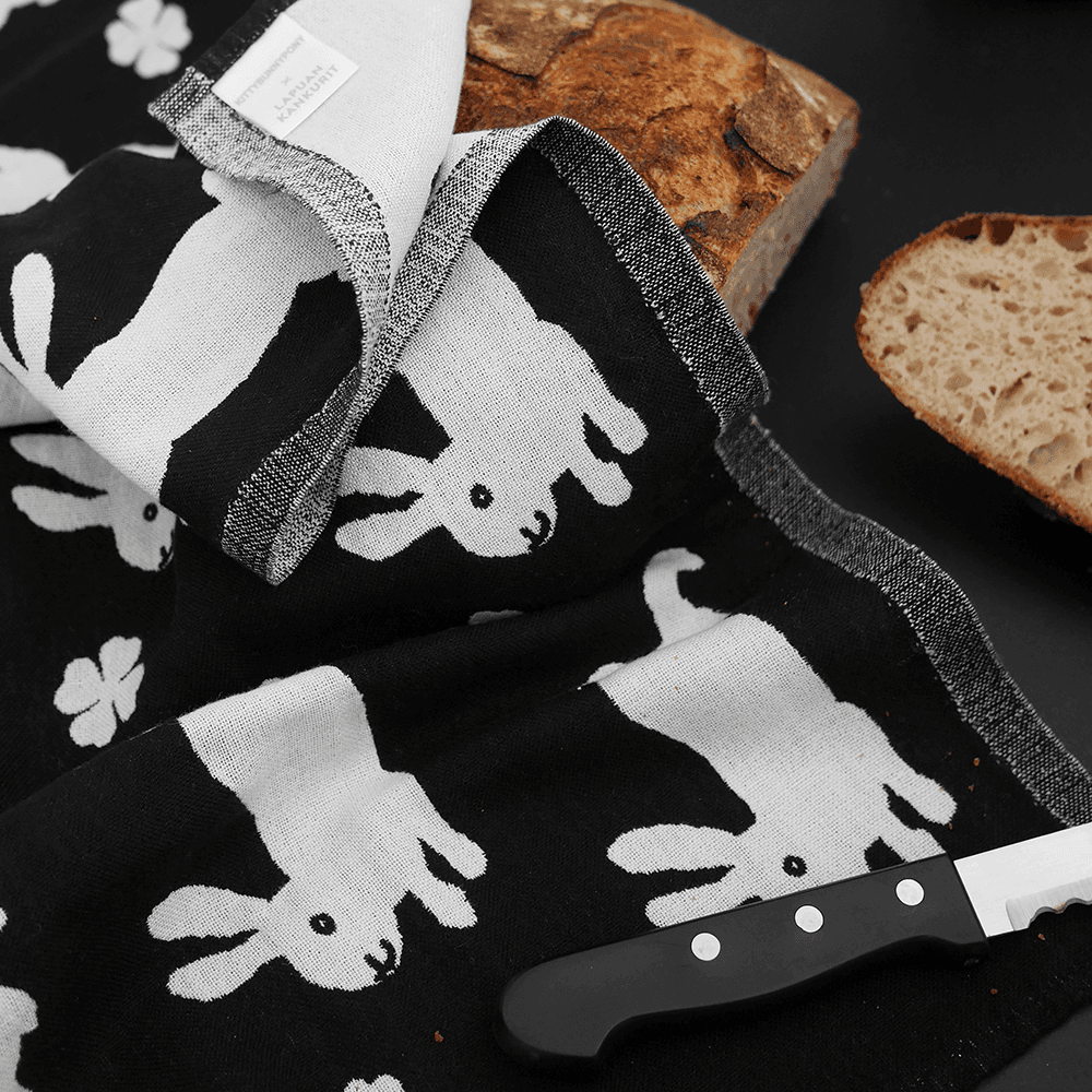 Happy Bunny Tea Cloth by Lapuan Kankurit해피 버니 티 타월