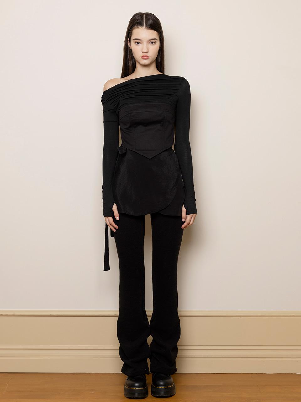 [10월 7일 예약배송] 로제 착용 Ivy top (Black)