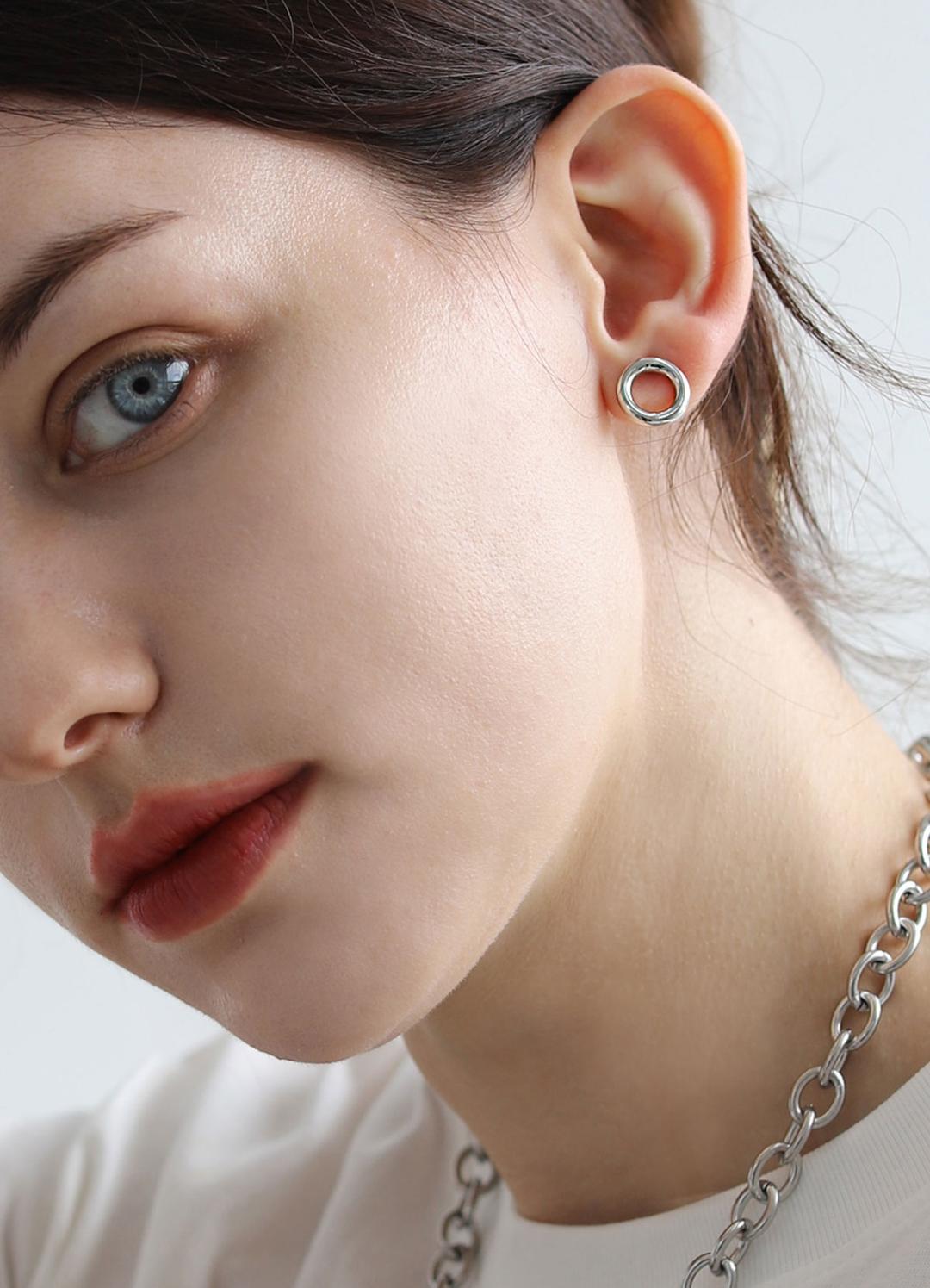 Basic O Earring. 01